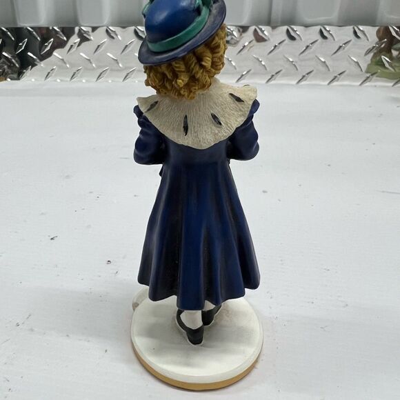 DANBURY MINT‎ SHIRLEY TEMPLE FIGURINE DECEMBER THE LITTLE PRINCESS - Picture 2 of 4